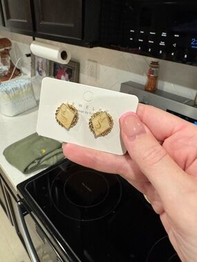 Gold-Tone Cream Square Stud Earrings with Rope Frame